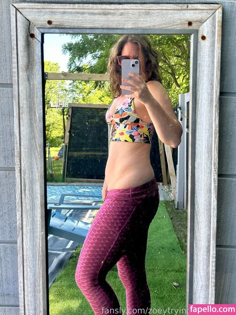 zoeytryingnewthings Onlyfans Photo Gallery 