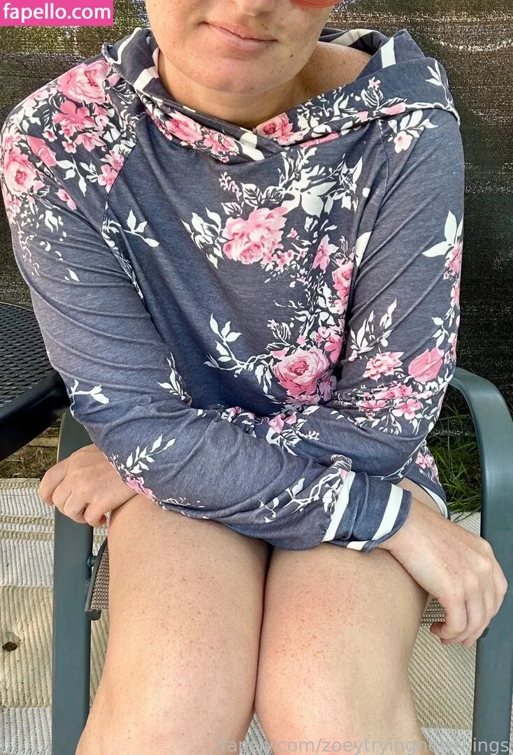 zoeytryingnewthings Onlyfans Photo Gallery 