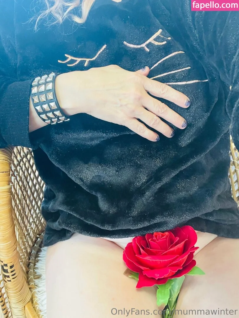 mummawinter Onlyfans Photo Gallery 