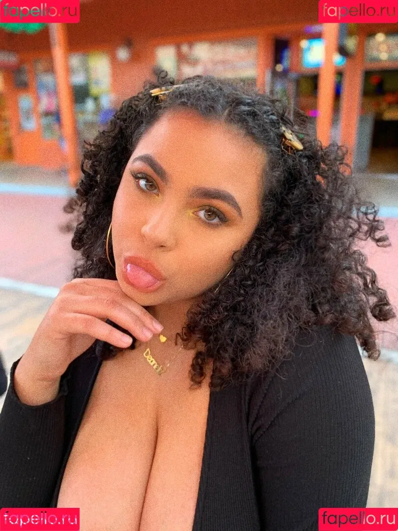 Deanelizyunes Onlyfans Photo Gallery 