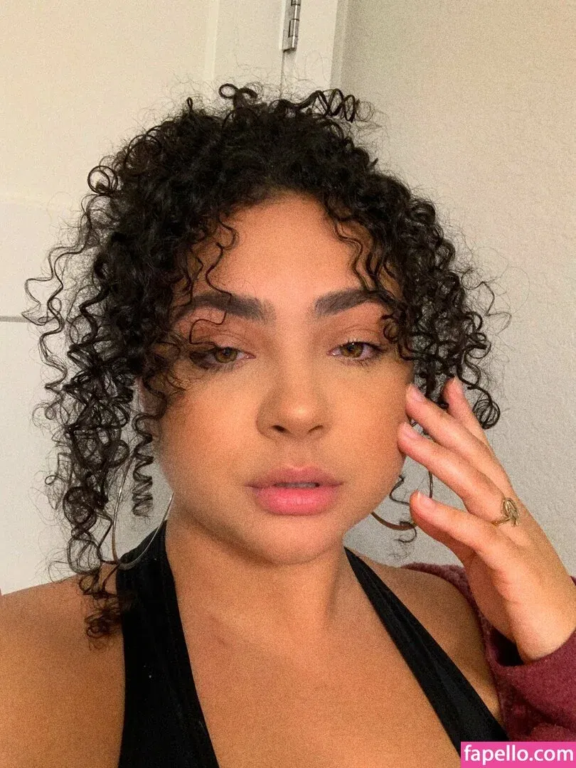 Deanelizyunes Onlyfans Photo Gallery 