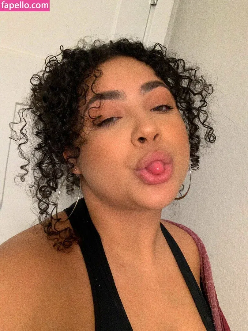 Deanelizyunes Onlyfans Photo Gallery 