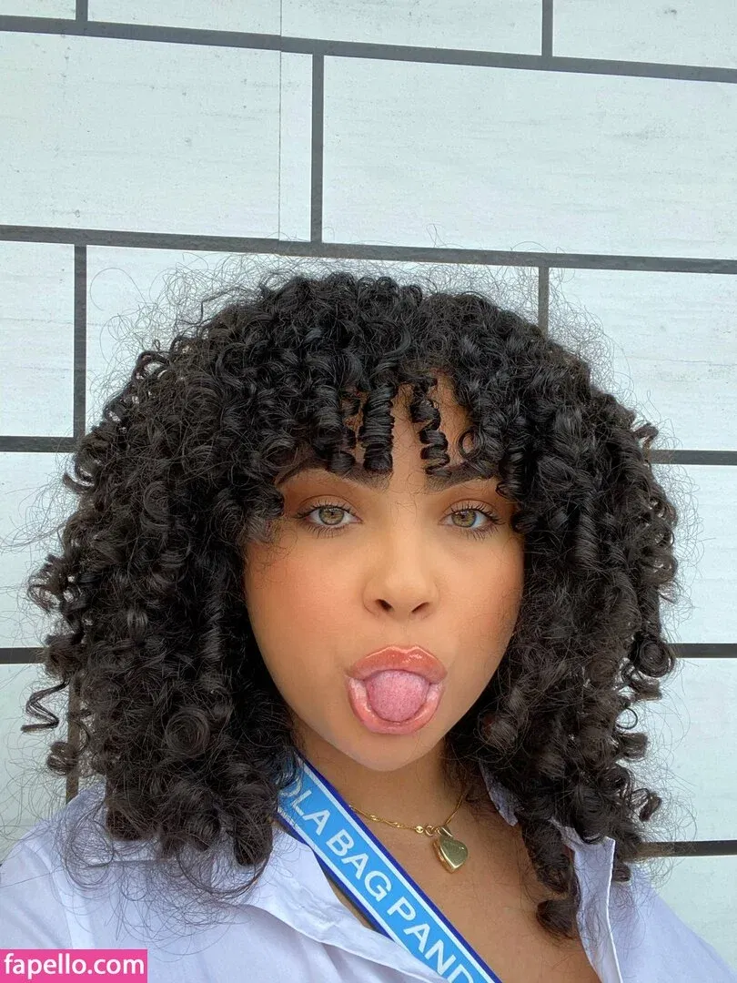 Deanelizyunes Onlyfans Photo Gallery 