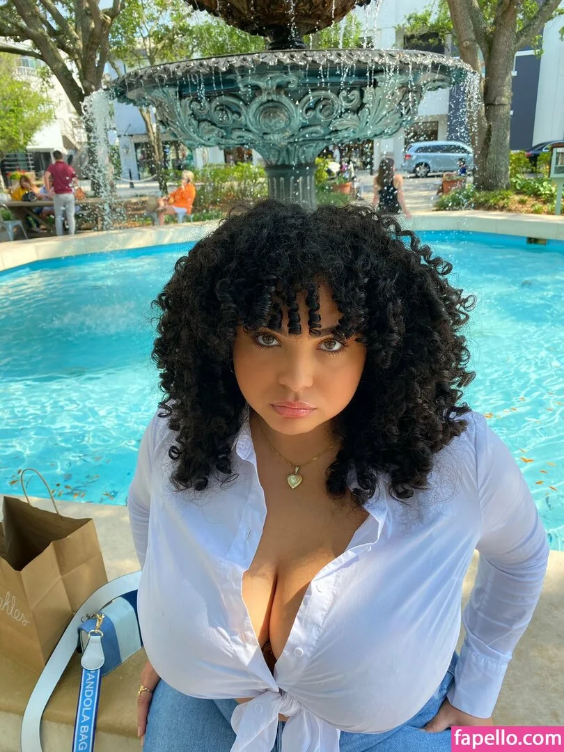 Deanelizyunes Onlyfans Photo Gallery 