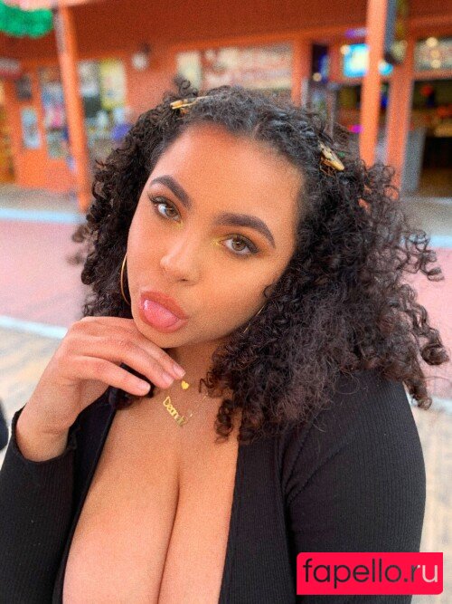 Deanelizyunes Nude Onlyfans Photo 37