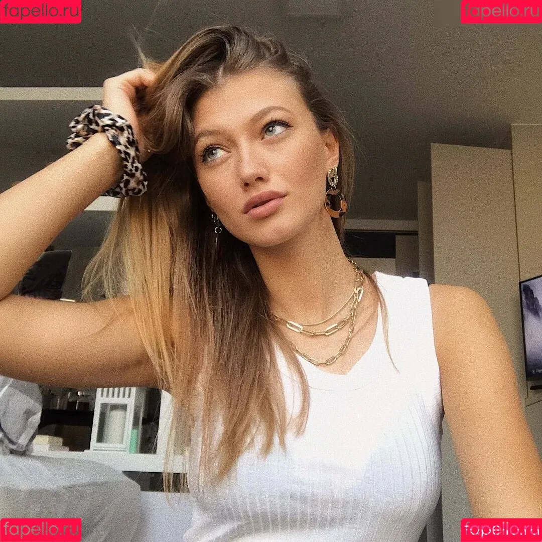 Leony Burger Onlyfans Photo Gallery 