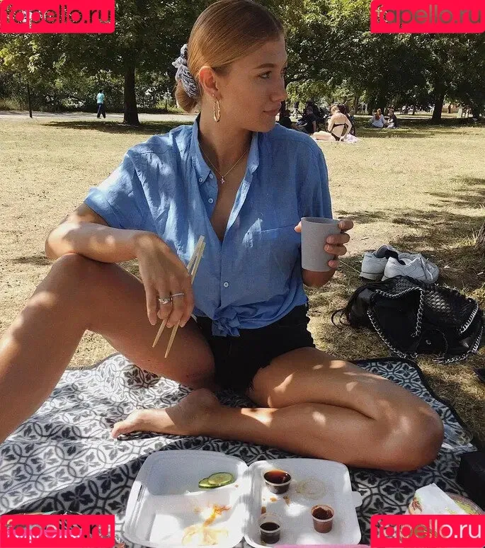 Leony Burger Onlyfans Photo Gallery 