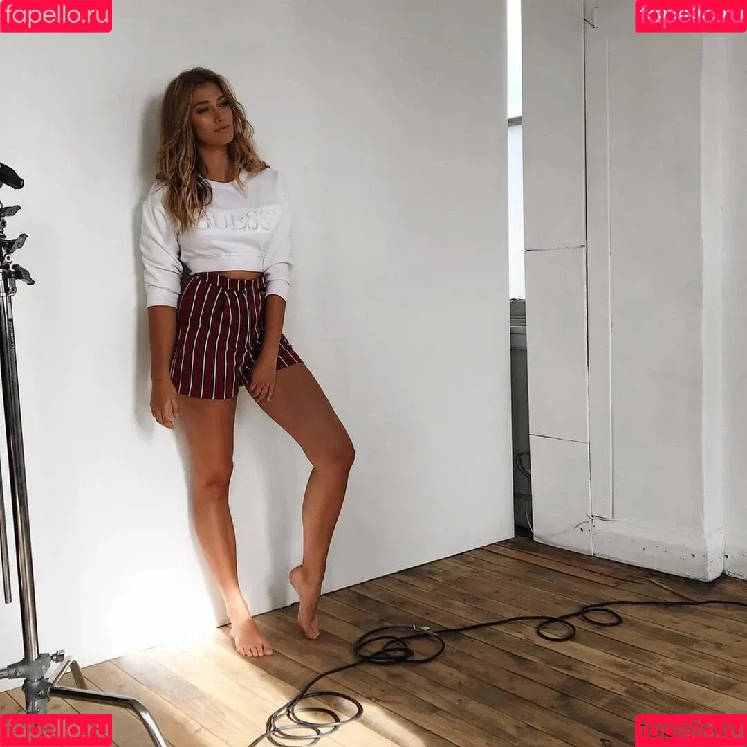 Leony Burger Onlyfans Photo Gallery 