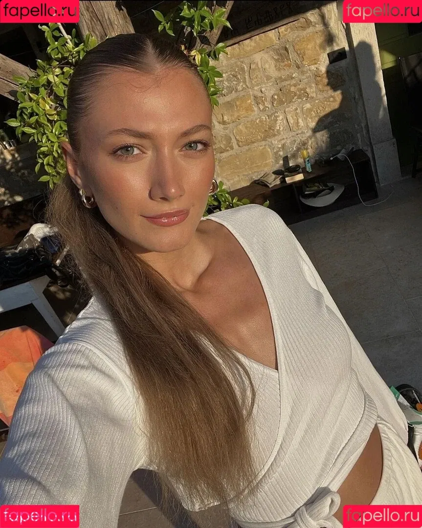 Leony Burger Onlyfans Photo Gallery 