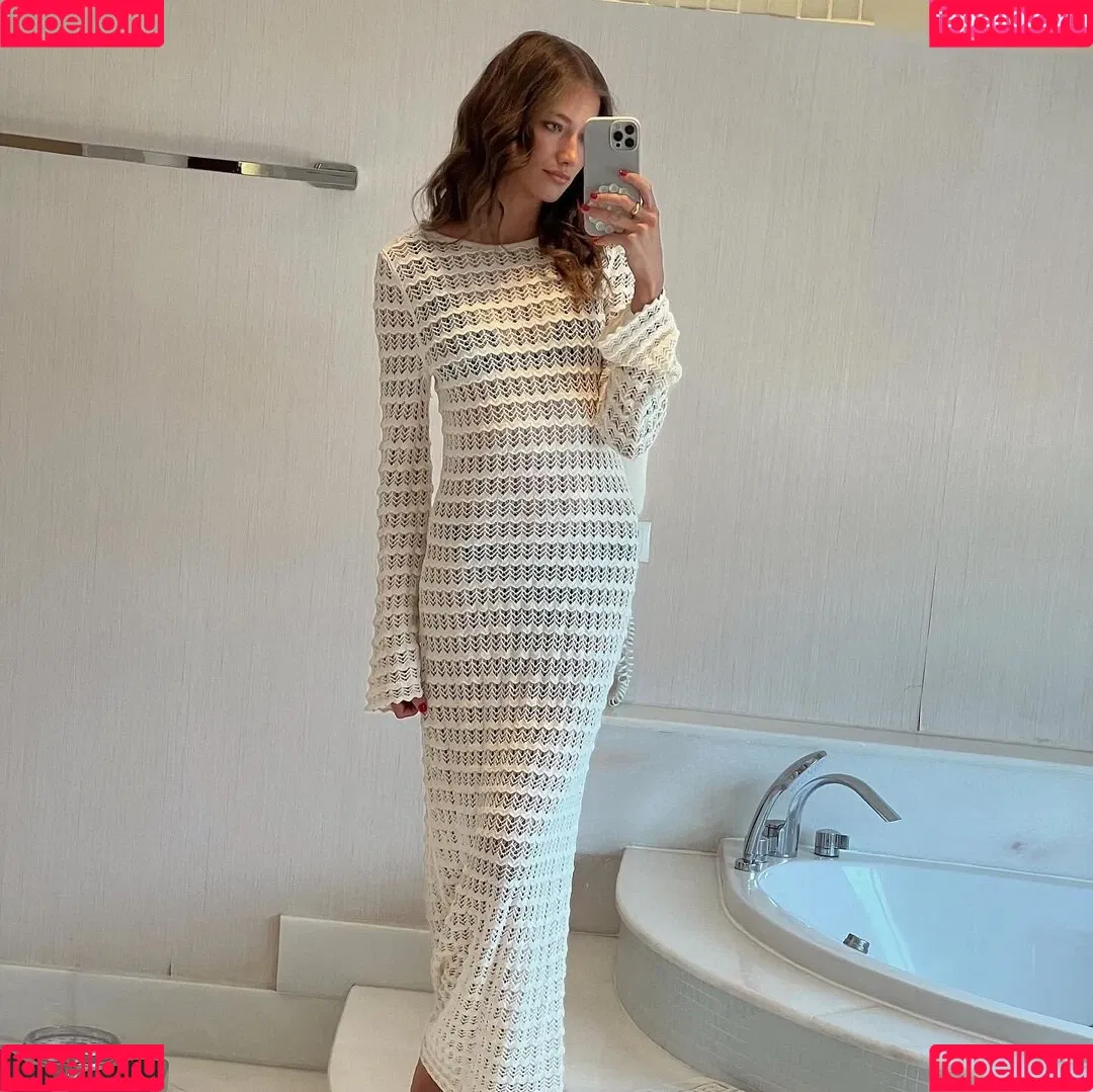 Leony Burger Onlyfans Photo Gallery 
