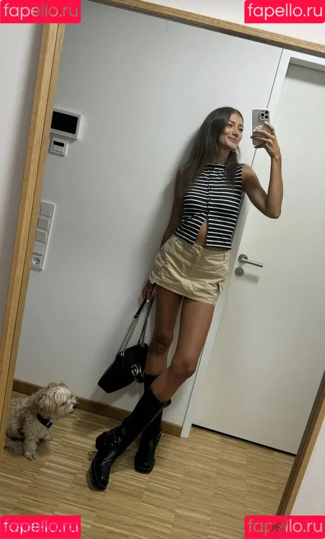Leony Burger Onlyfans Photo Gallery 