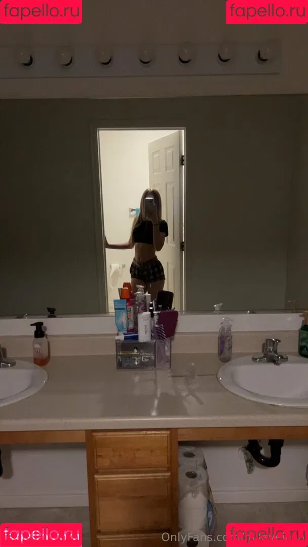 mileyeilish Onlyfans Photo Gallery 