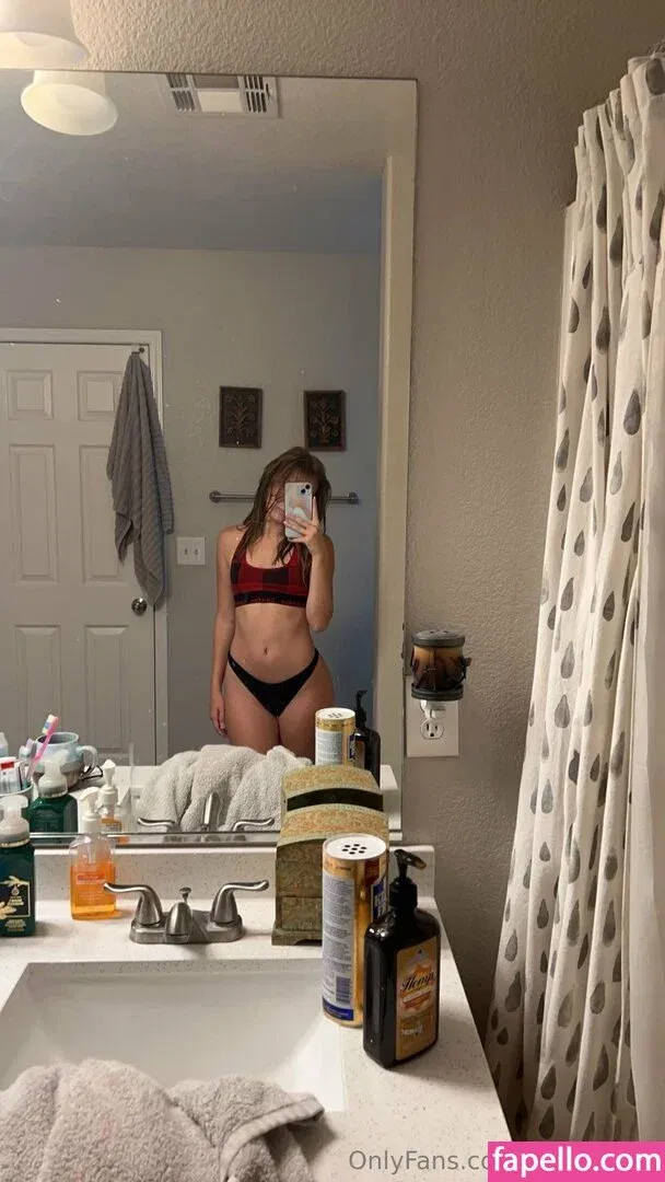 mileyeilish Onlyfans Photo Gallery 