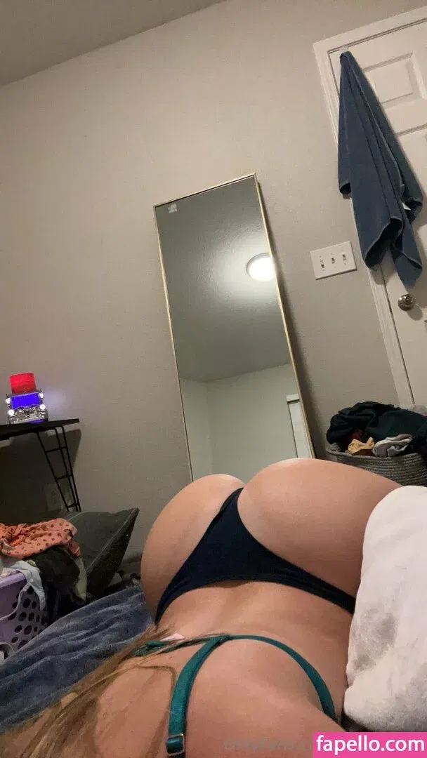 mileyeilish Onlyfans Photo Gallery 