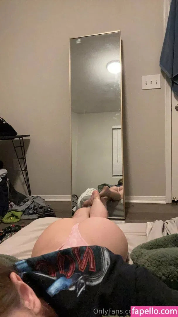 mileyeilish Onlyfans Photo Gallery 