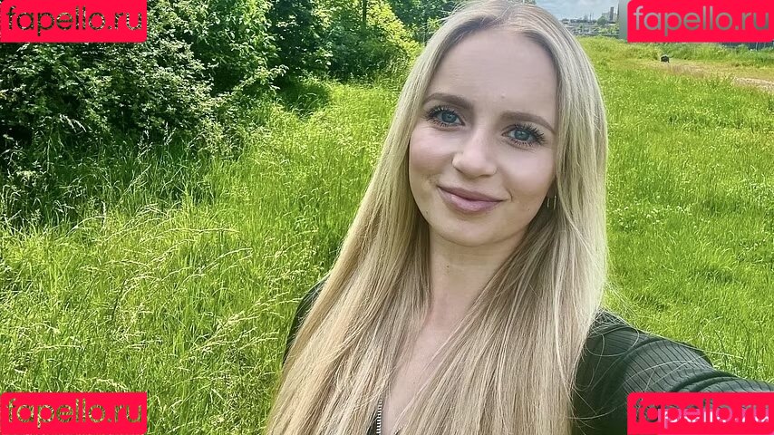 baebaezoe Onlyfans Photo Gallery 