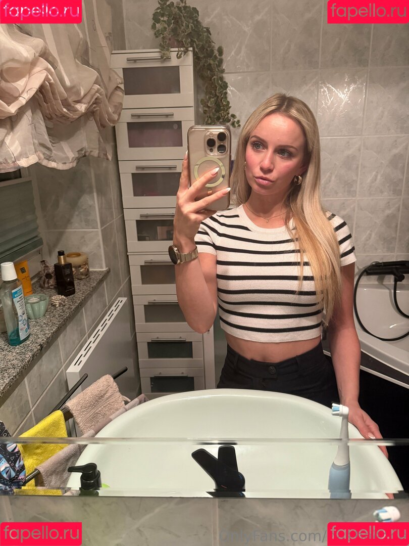 baebaezoe Onlyfans Photo Gallery 