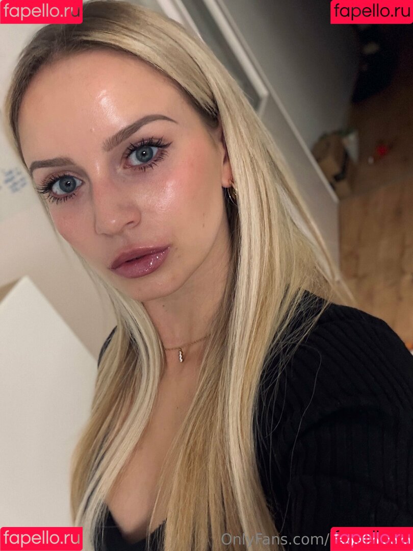 baebaezoe Onlyfans Photo Gallery 