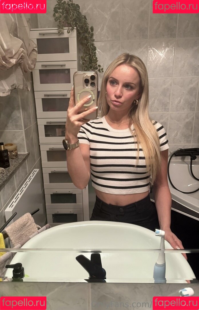 baebaezoe Onlyfans Photo Gallery 