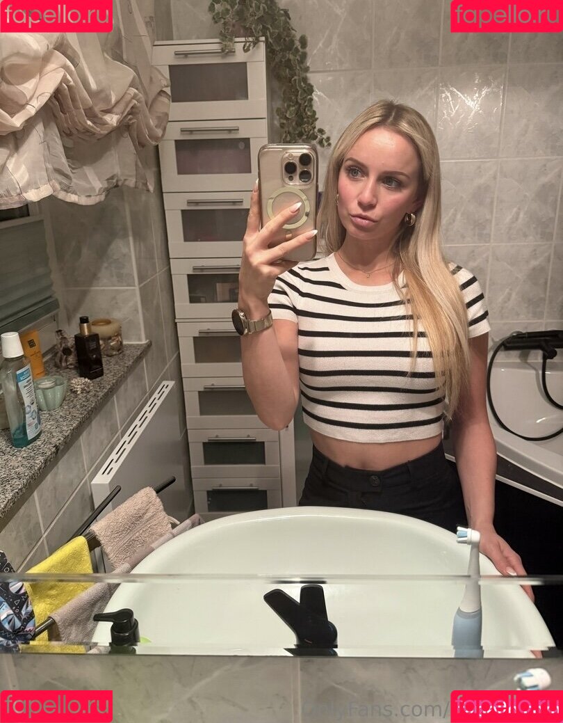 baebaezoe Onlyfans Photo Gallery 