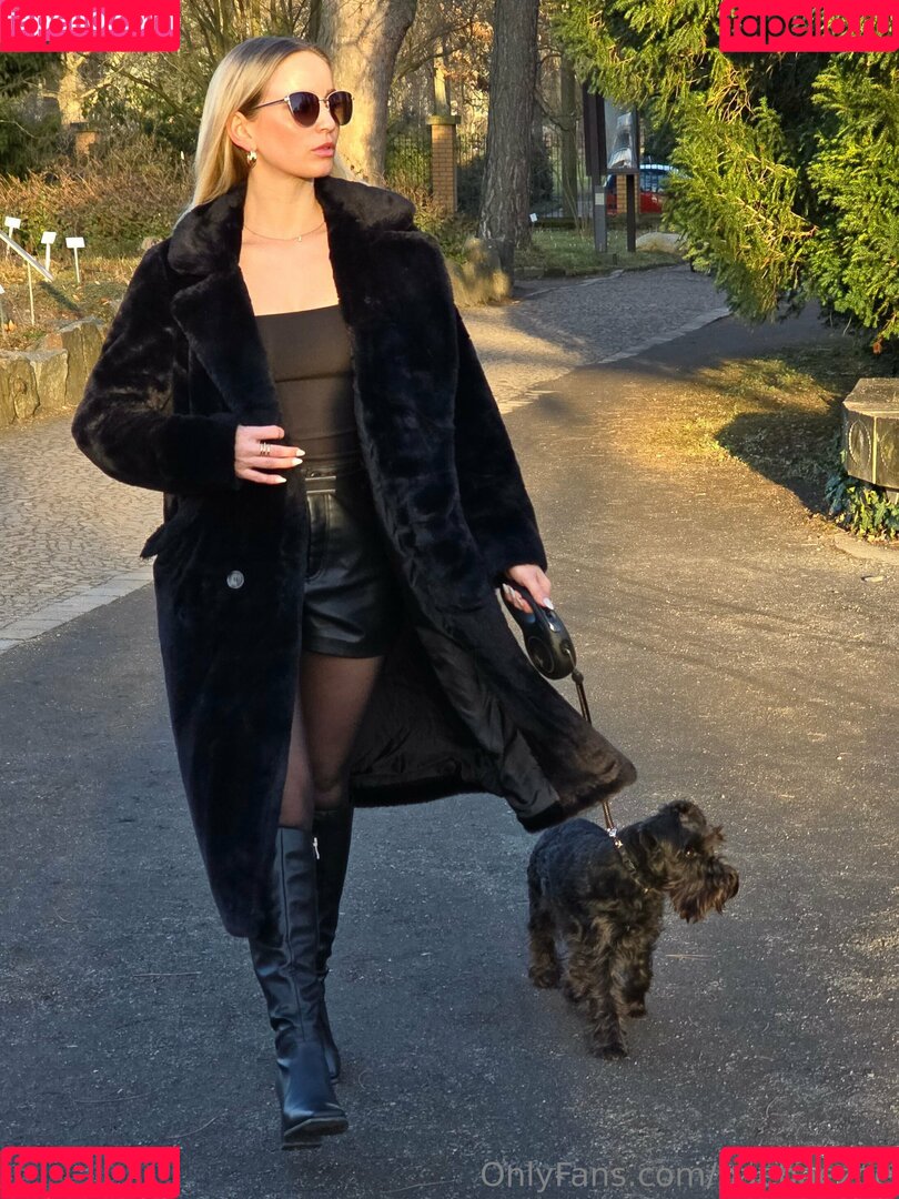 baebaezoe Onlyfans Photo Gallery 