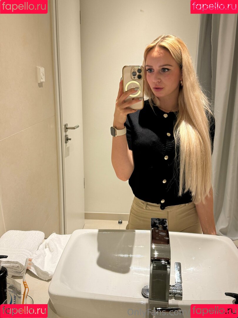 baebaezoe Onlyfans Photo Gallery 