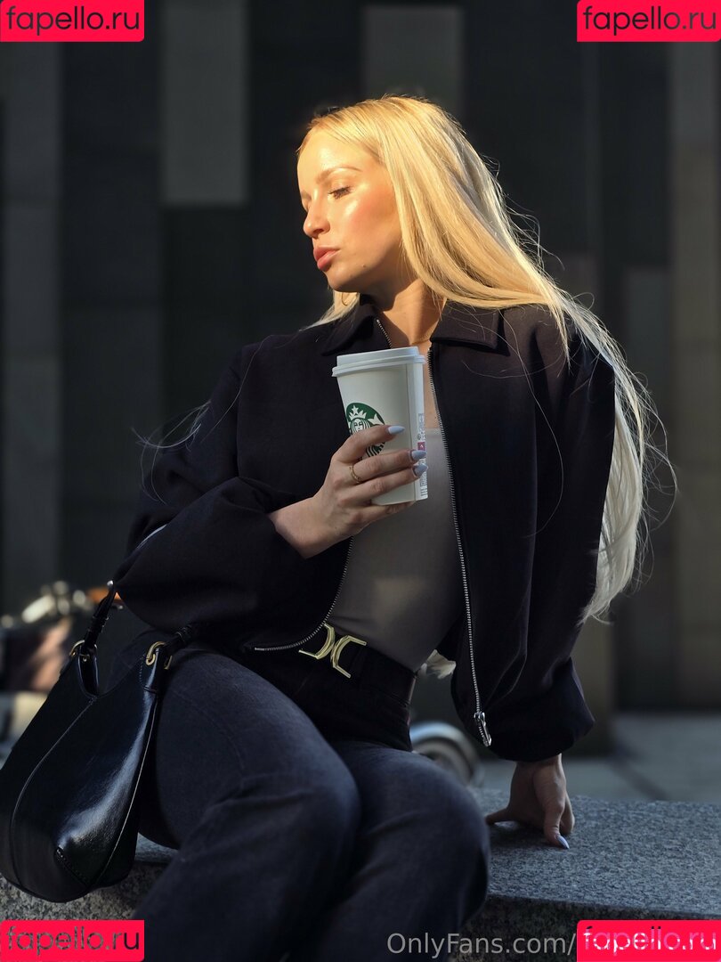 baebaezoe Onlyfans Photo Gallery 