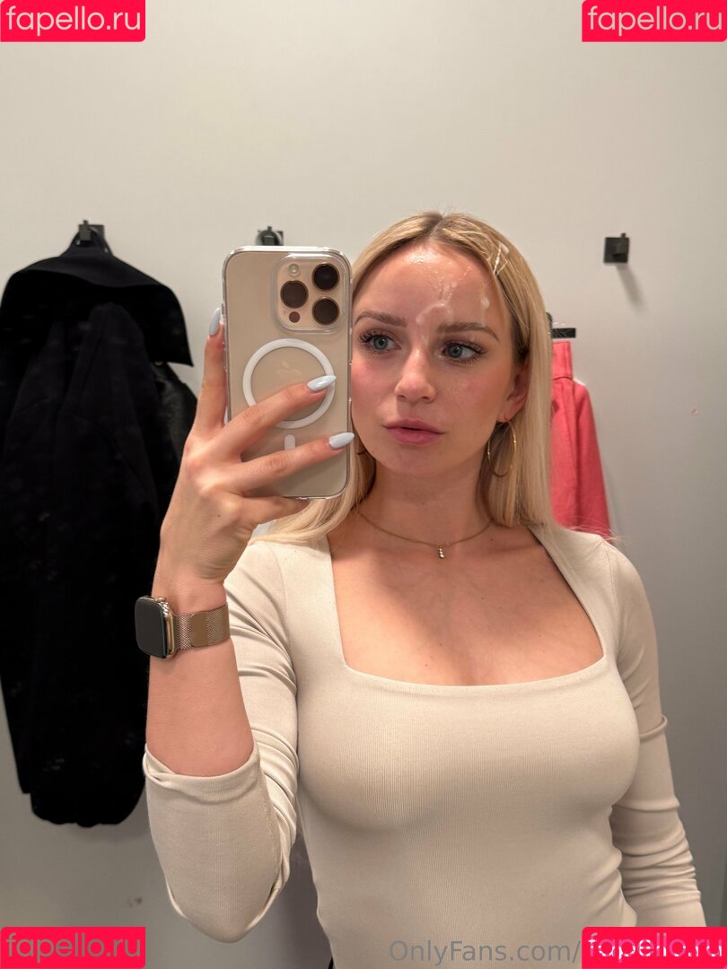 baebaezoe Onlyfans Photo Gallery 