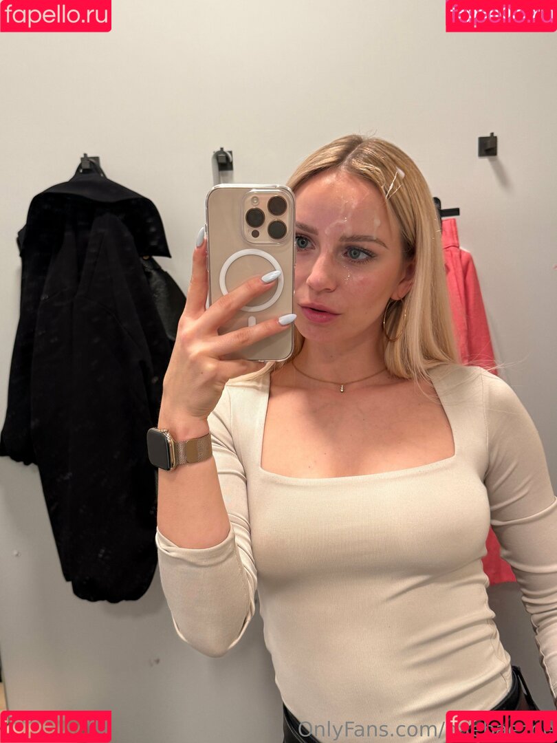 baebaezoe Onlyfans Photo Gallery 