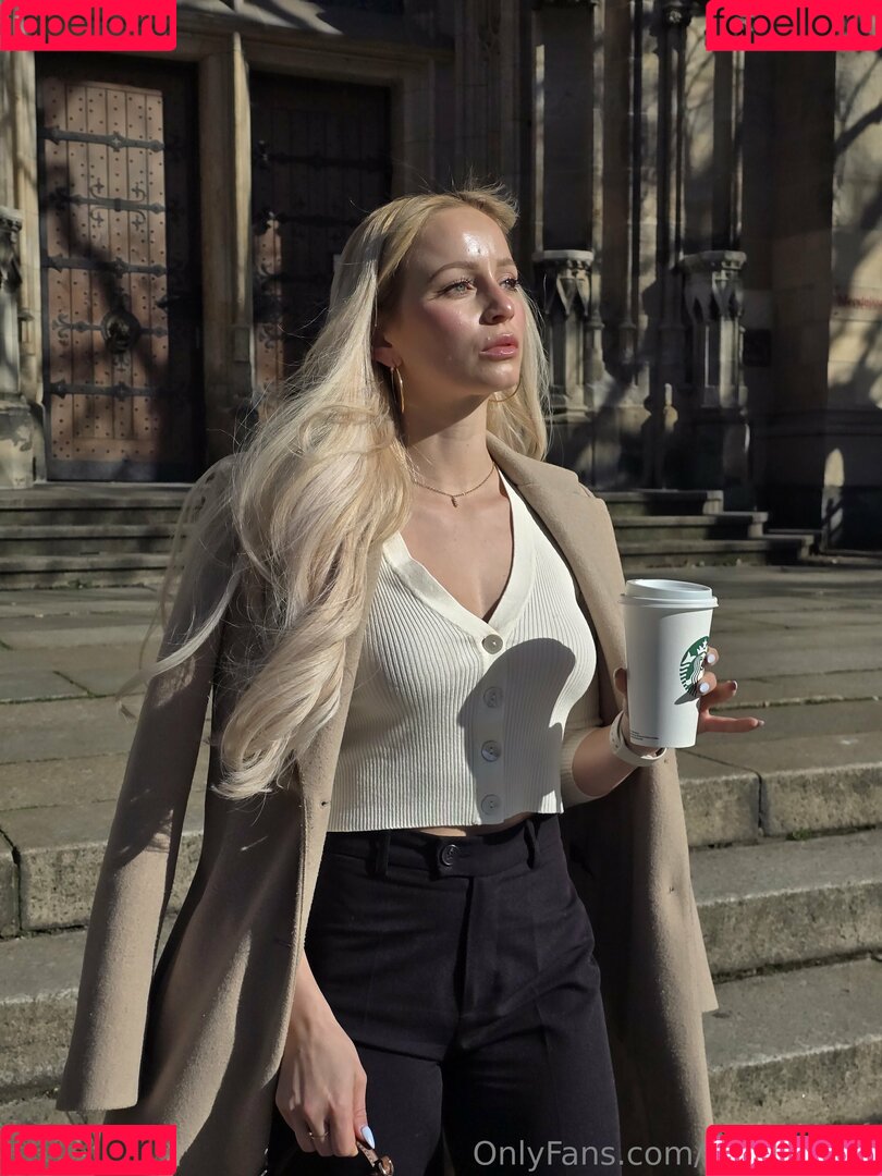 baebaezoe Onlyfans Photo Gallery 