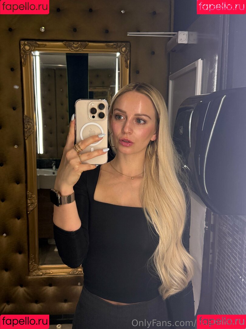 baebaezoe Onlyfans Photo Gallery 