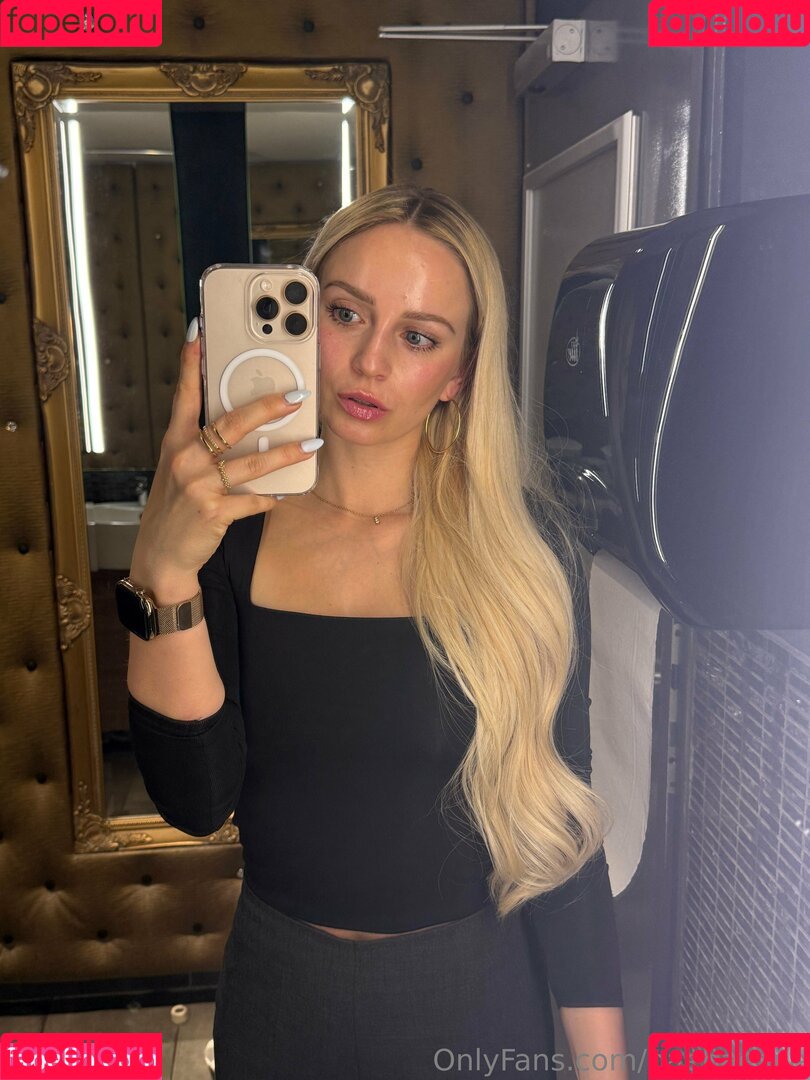 baebaezoe Onlyfans Photo Gallery 