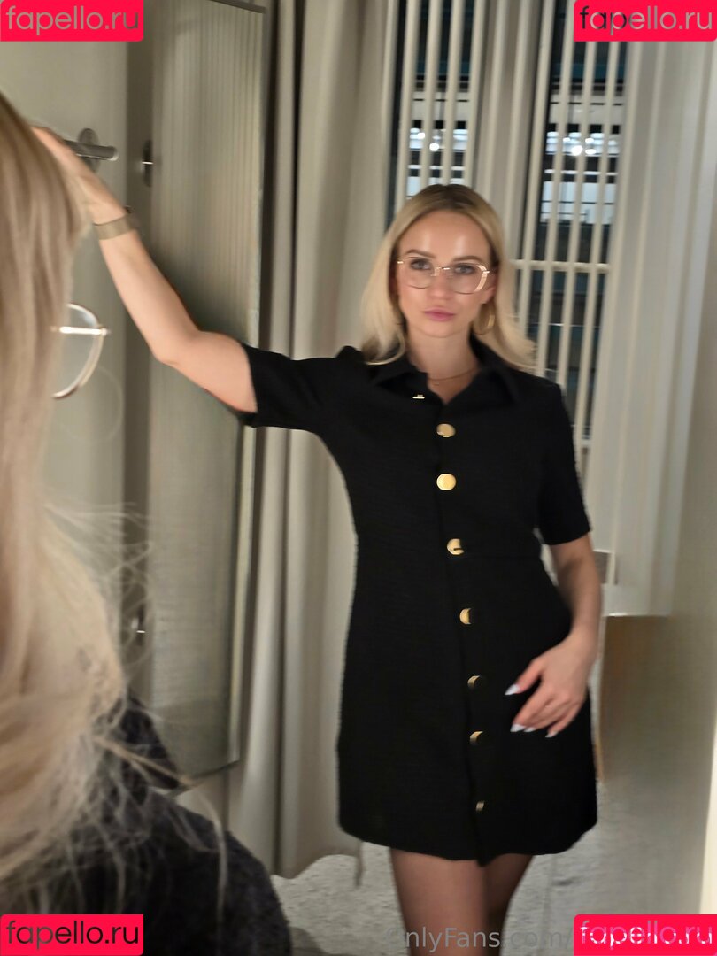 baebaezoe Onlyfans Photo Gallery 