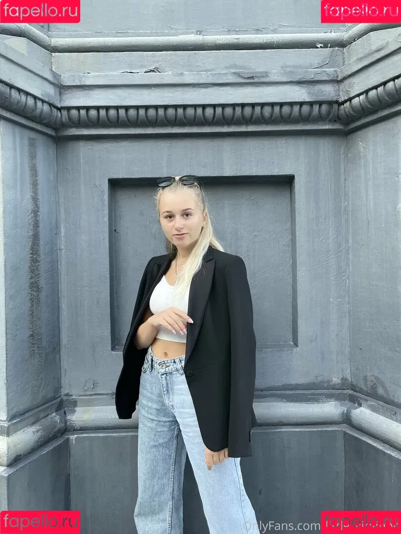 little_virginnn Onlyfans Photo Gallery 