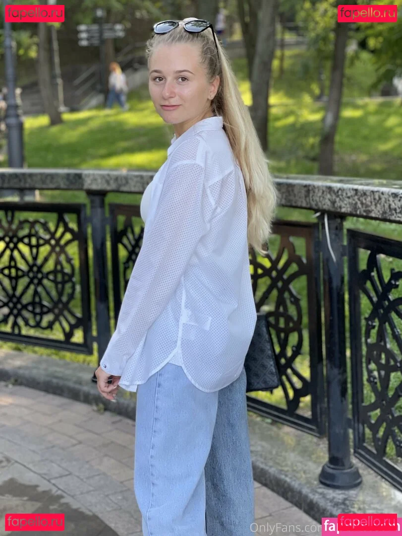 little_virginnn Onlyfans Photo Gallery 