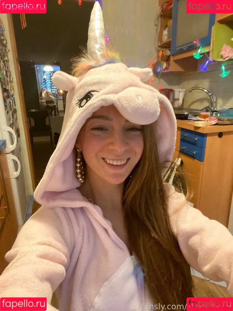 Mary_Land Onlyfans Photo Gallery 