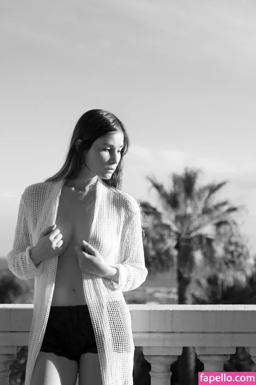 Ophelie Poisson Onlyfans Photo Gallery 