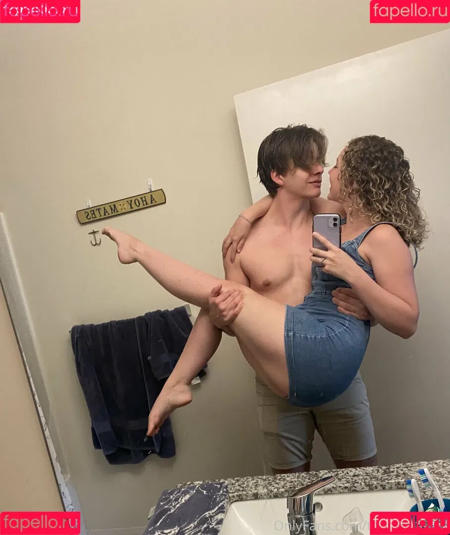 thotsnpayers Onlyfans Photo Gallery 