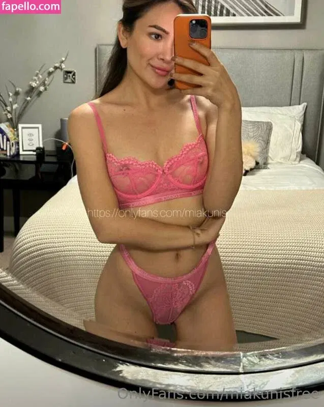 Mia K Explicit Onlyfans Photo Gallery 