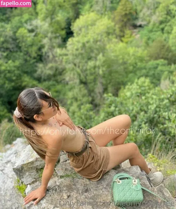 Mia K Explicit Onlyfans Photo Gallery 