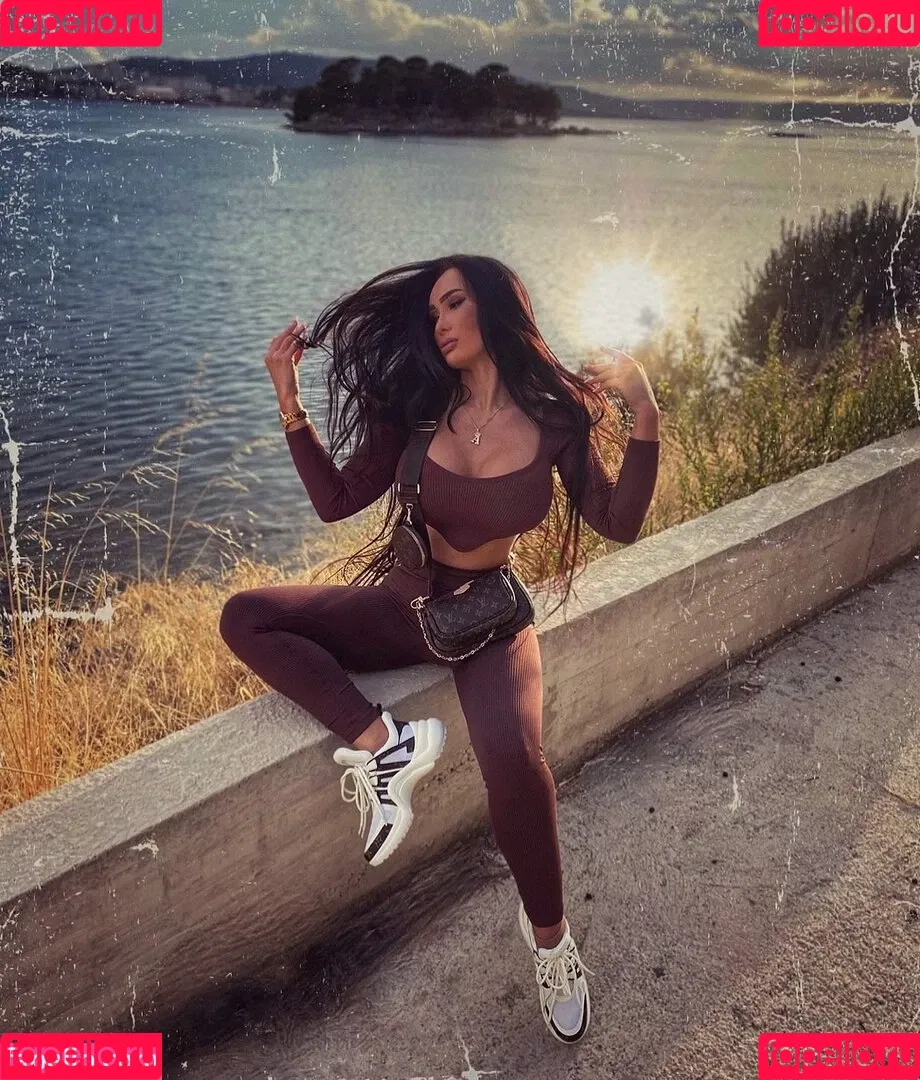 Adriana Kuduz Onlyfans Photo Gallery 