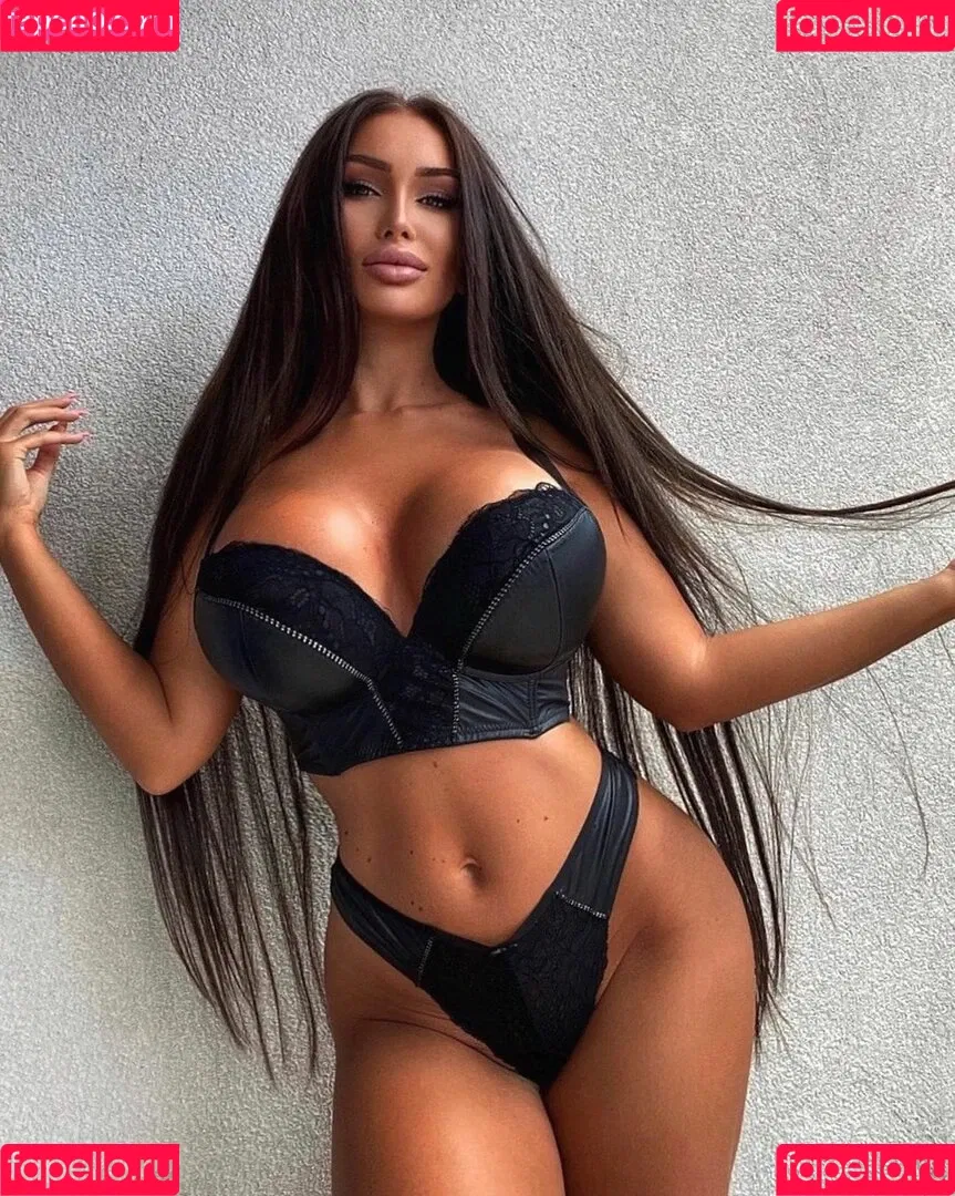 Adriana Kuduz Onlyfans Photo Gallery 