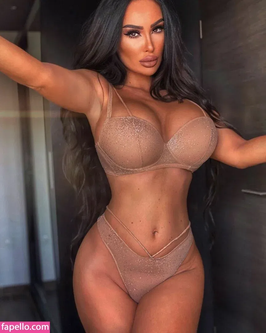 Adriana Kuduz Onlyfans Photo Gallery 