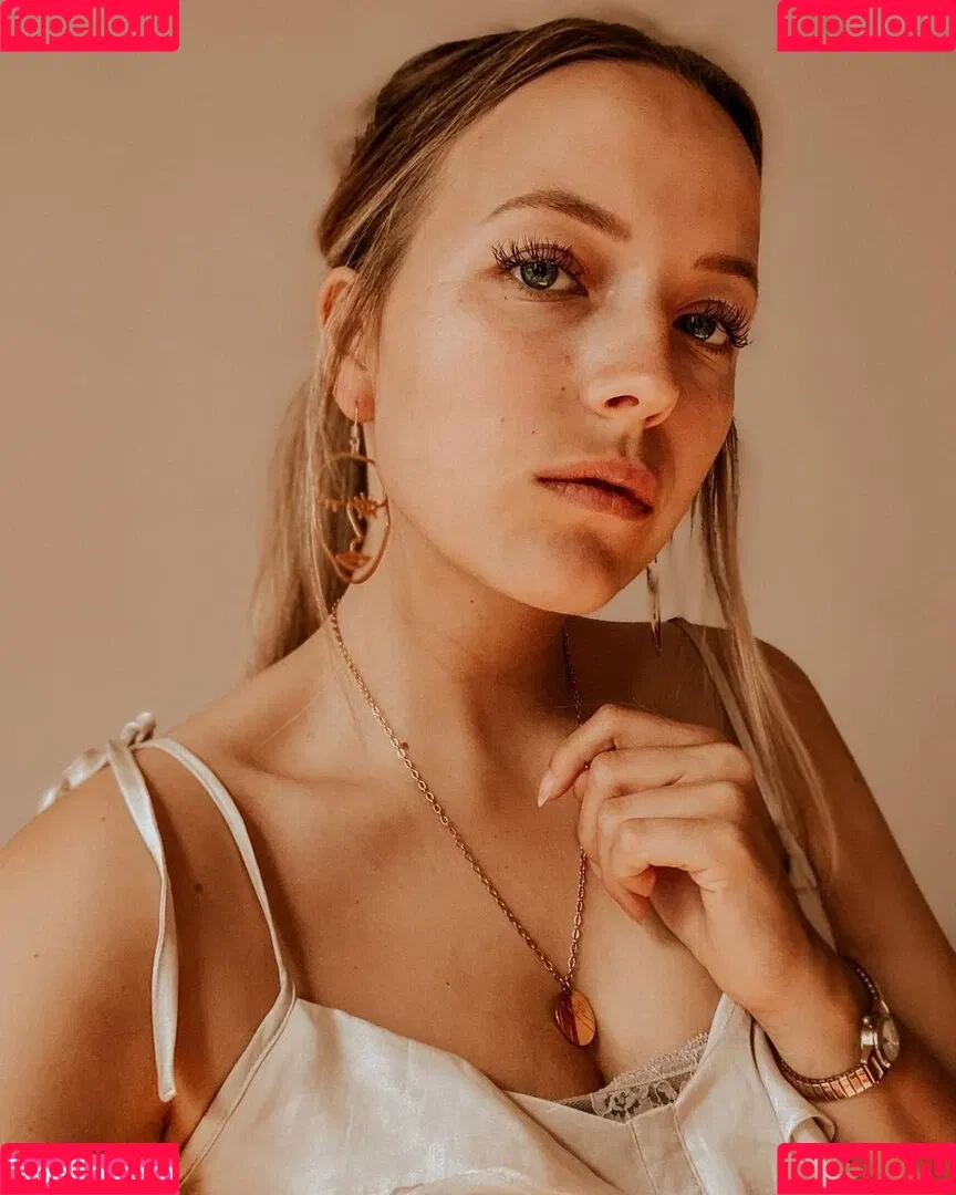 Alina Jäger Onlyfans Photo Gallery 