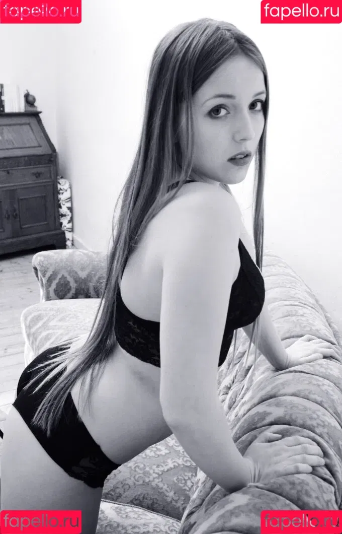 Alina Jäger Onlyfans Photo Gallery 