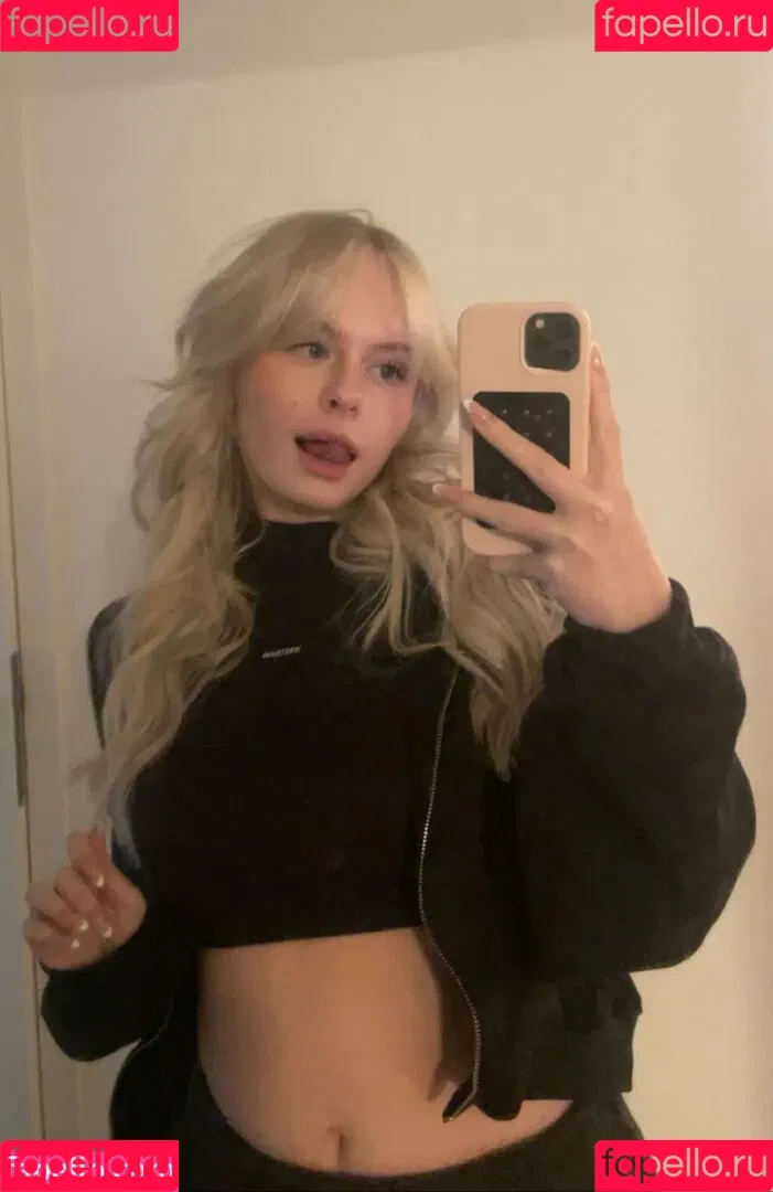 Leni Marie Onlyfans Photo Gallery 