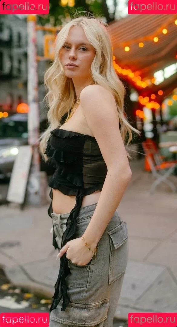 Leni Marie Onlyfans Photo Gallery 