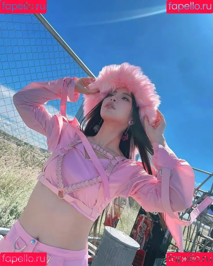 Kim Yong-sun Onlyfans Photo Gallery 