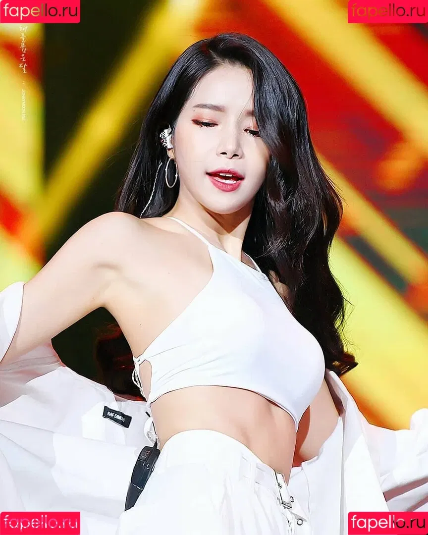 Kim Yong-sun Onlyfans Photo Gallery 