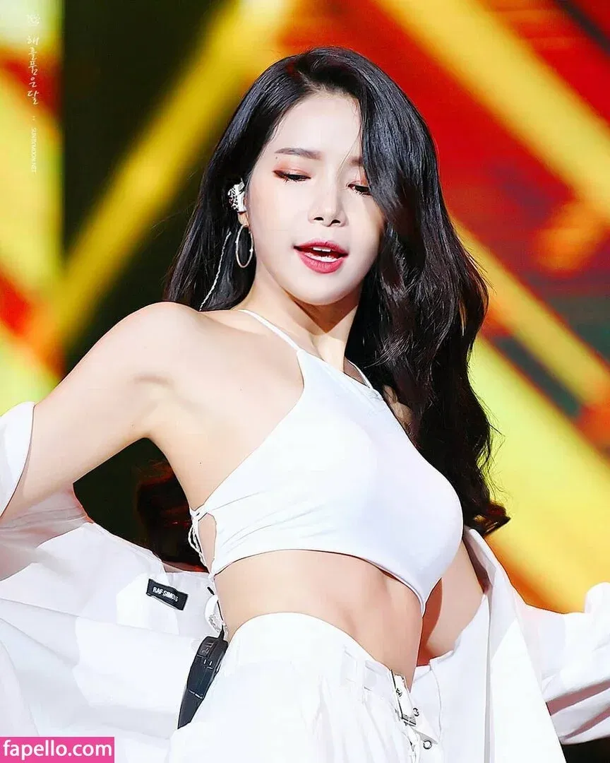 Kim Yong-sun Onlyfans Photo Gallery 